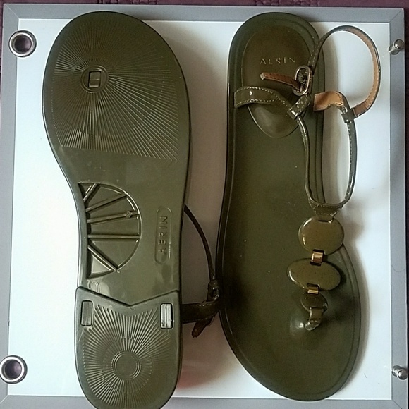 Sandals - Picture 3 of 5